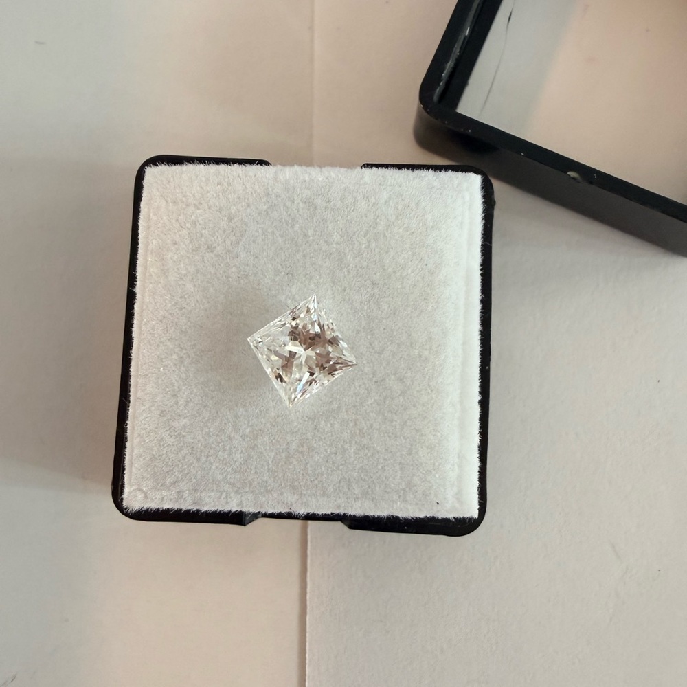 1.07ct E VVS2 Lab Grown Princess Cut Diamond – IGI Certified – Excellent Cut